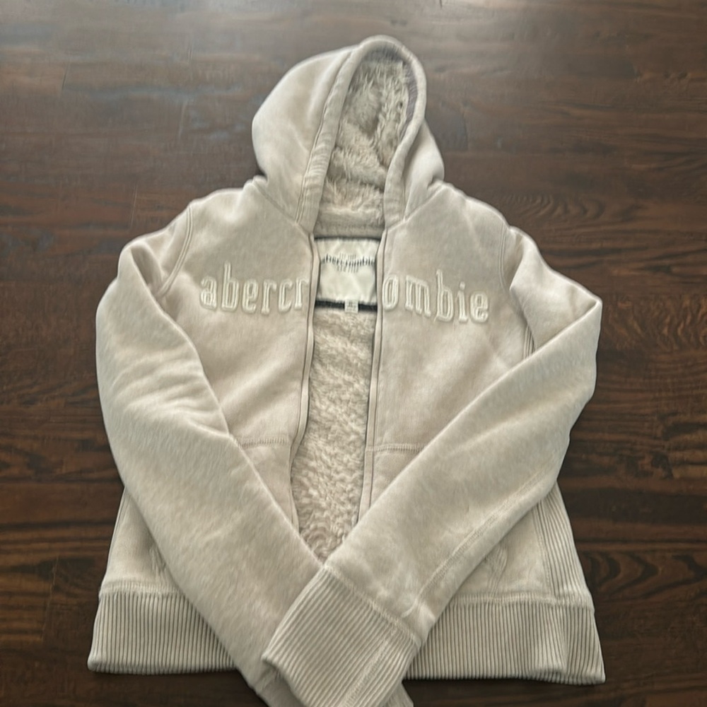 Abercrombie Girls XL thick sweater. Great for winter!